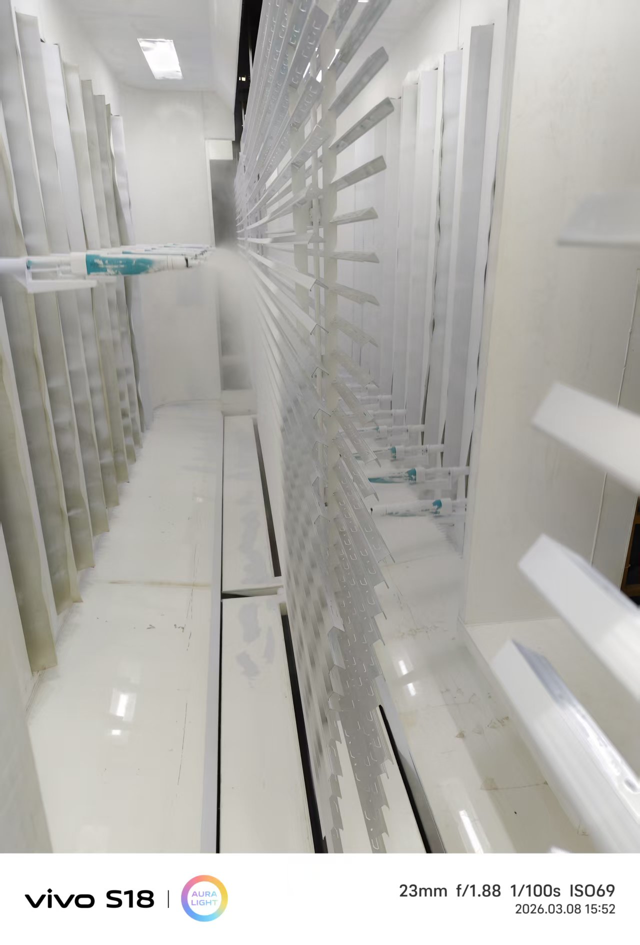 Intelligent Automated Production Line for Horizontal Spray Coating of Aluminum Profiles